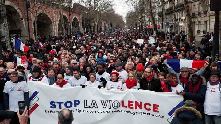 Marcharon 10 mil en París contra 'chalecos amarillos'
