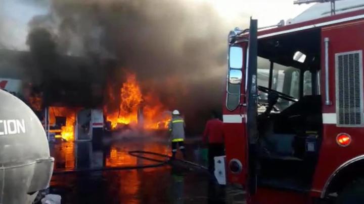 Incendio en Vicente Guerrero moviliza a bomberos de varios municipios