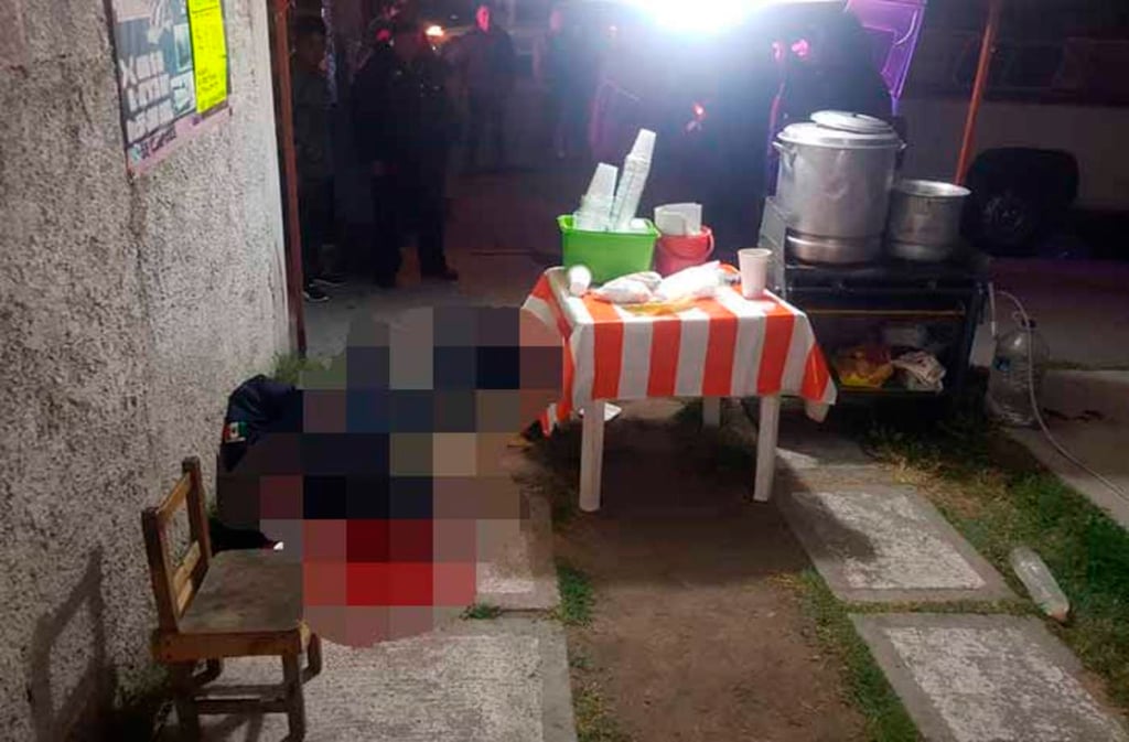Matan a policías mientras cenaban en puesto de tamales en Tecámac