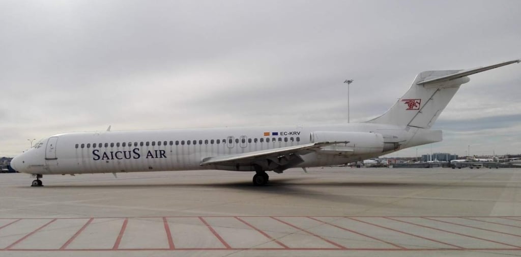 Avión abandonado en aeropuerto podría ser subastado