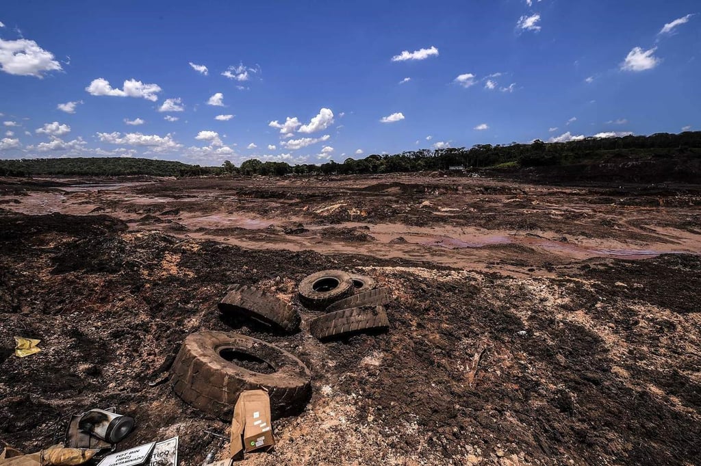 Sube a 99 la cifra de muertos por ruptura de represa brasileña
