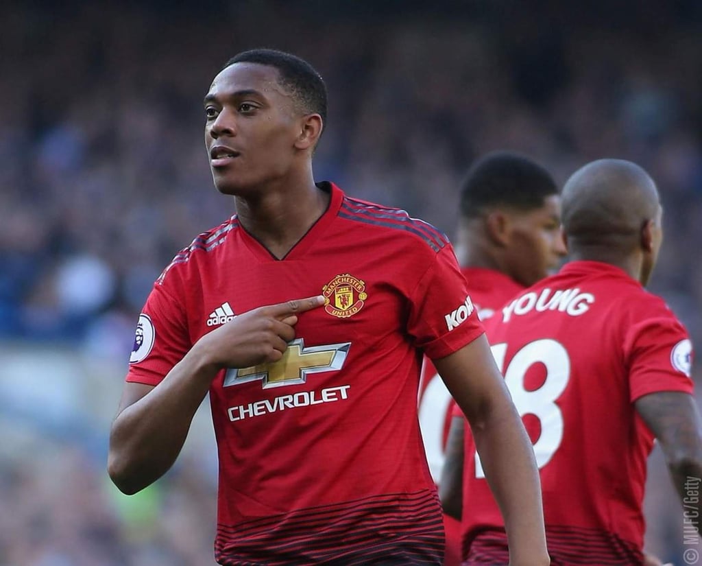 Manchester United renueva al francés Martial