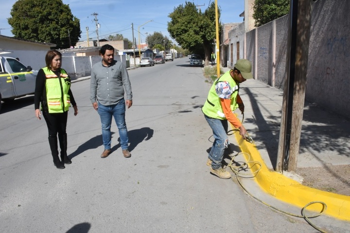 Limpian calles  de primer cuadro