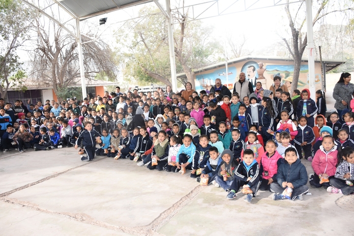 Remozan escuela primaria en Villa Juárez
