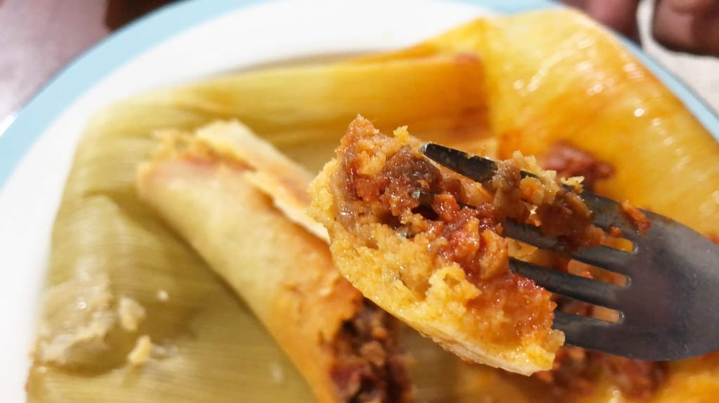 Cautiva tijuanense con tamales gourmet de tequila