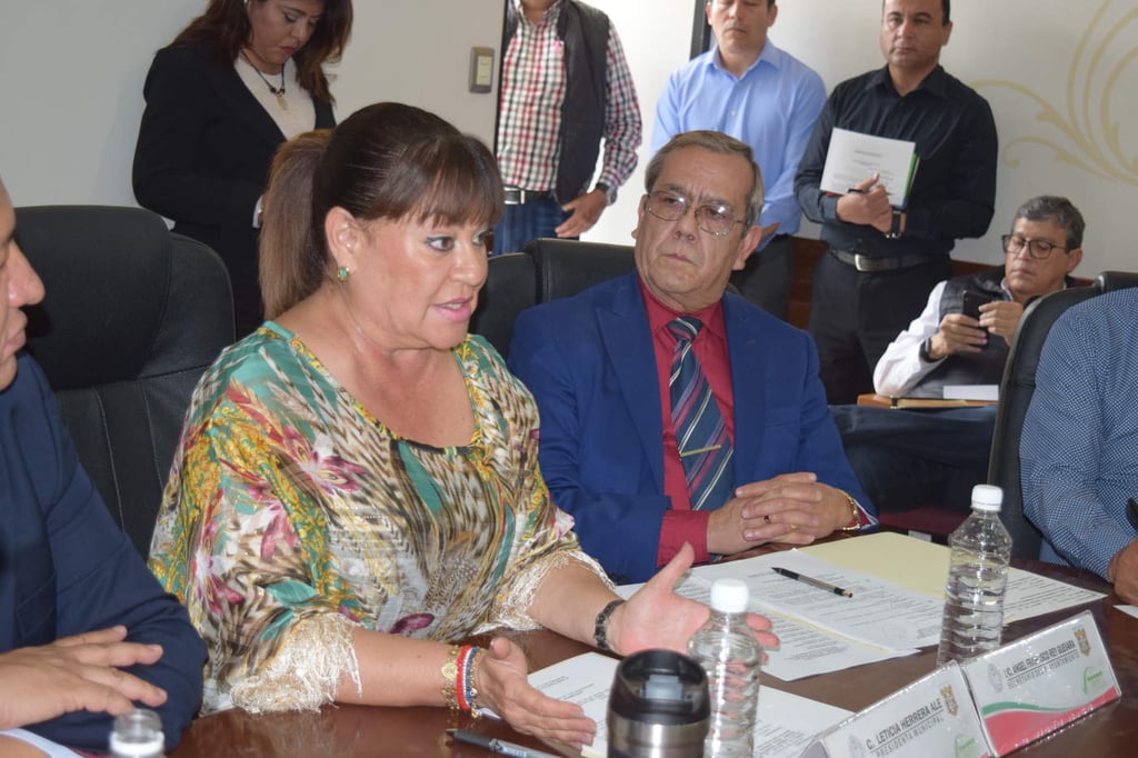 Acusa Leticia Herrera a CFE de evadir firma de convenio