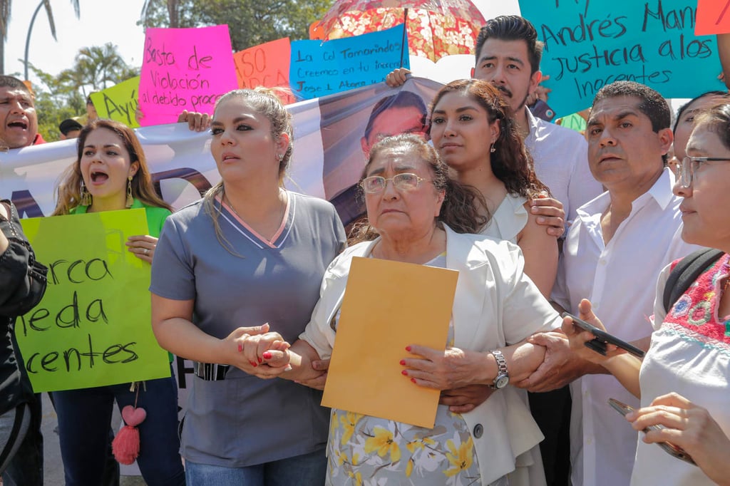 Piden a AMLO liberar al exalcalde de Iguala, José Luis Abarca