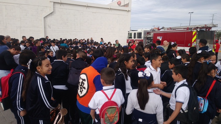 Realizan simulacro de incendio en cine