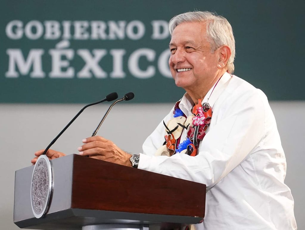 Jóvenes continuarán la Cuarta Transformación: López Obrador