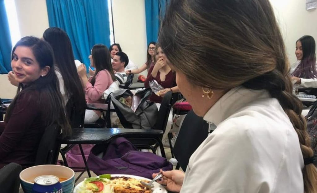 La chica que se hizo viral por su peculiar almuerzo en el salón de clases