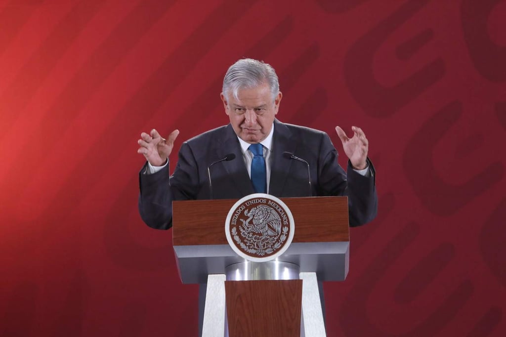 Obrador acusa a la 'mafia en la ciencia' de campaña contra el Conacyt