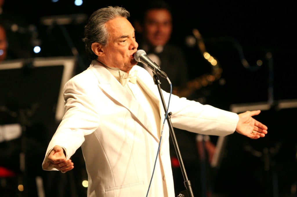 1948: Nace José José, reconocido cantante y autor mexicano