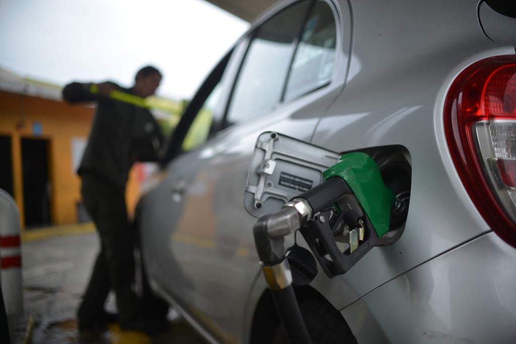 Reportan escasez de combustible en gasolineras de la periferia de GP