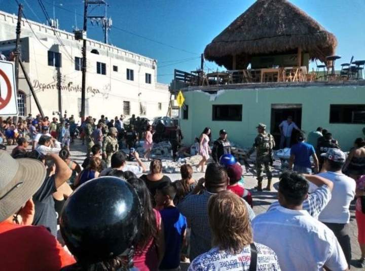 Derrumbe en bar de Yucatán deja 3 muertos