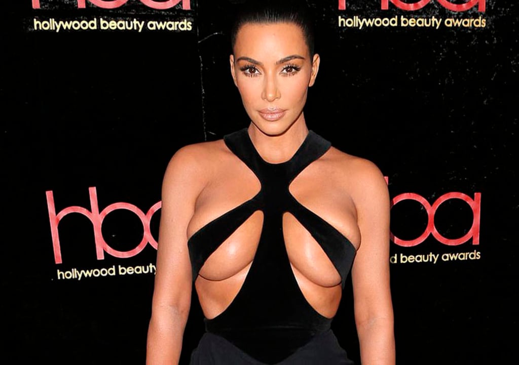 Kim Kardashian utiliza extravagante escote durante evento