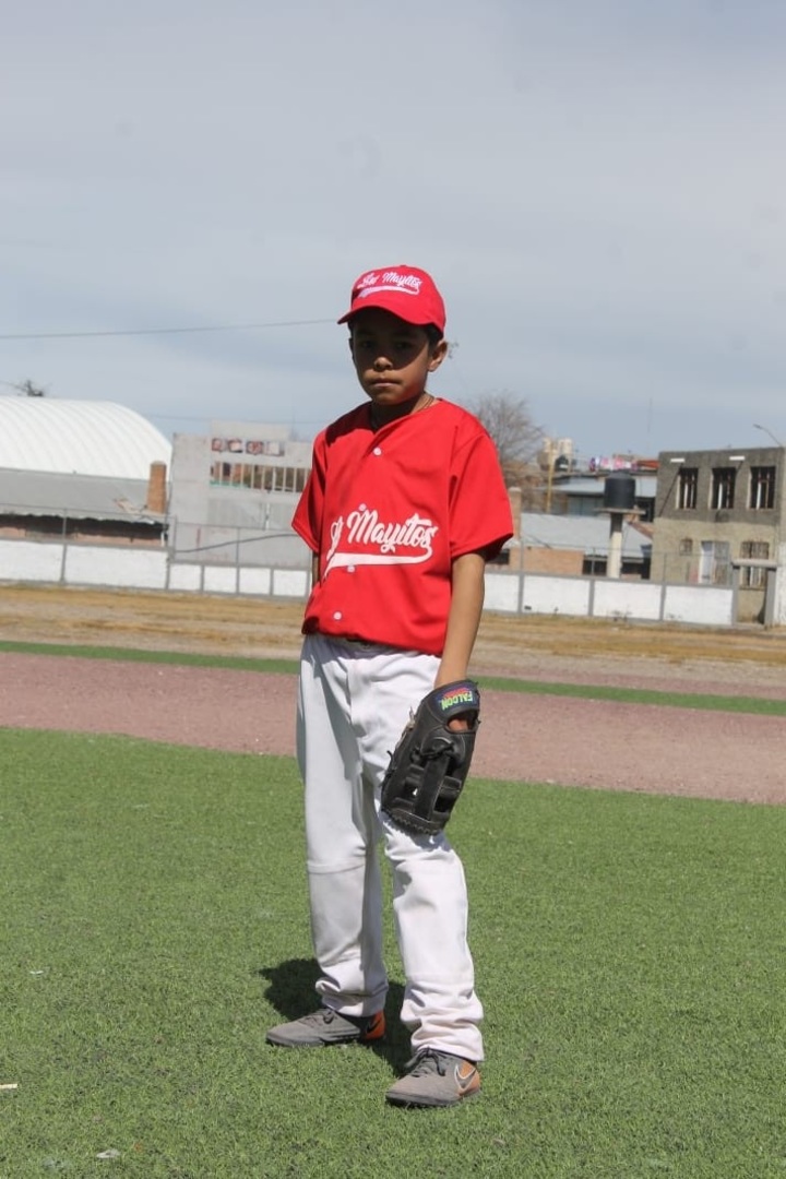 Niños buscan destacar en el beisbol en El Salto