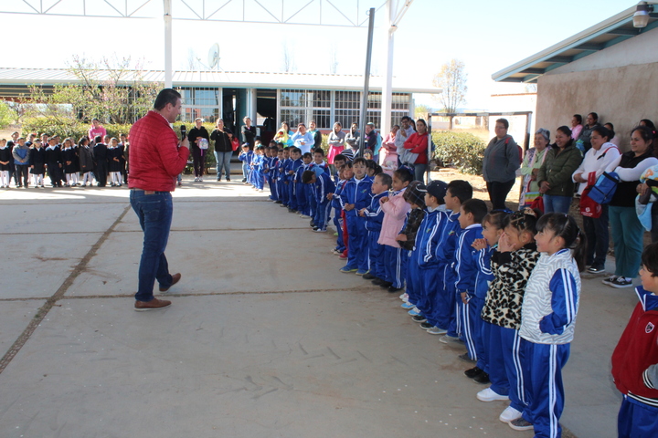 Entregan obra en primaria de Cuencamé
