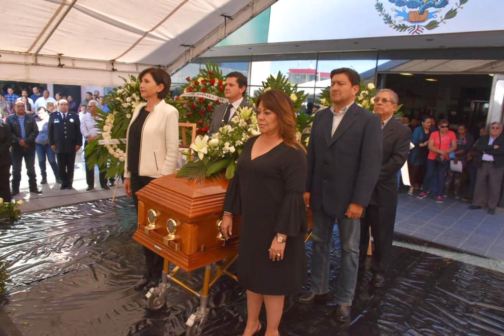 Rinden homenaje de cuerpo presente a exalcalde, Manuel Gamboa Cano