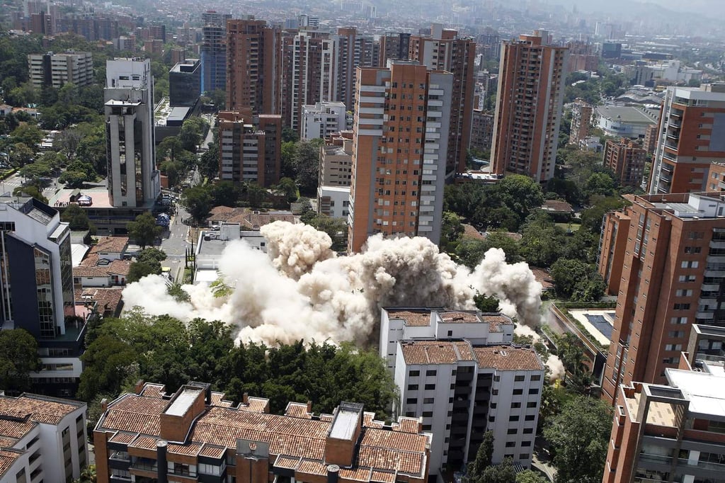 Edificio de Pablo Escobar en Medellín se 'hace polvo'