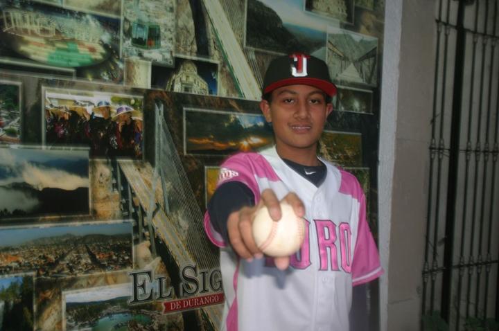 Tercer Briones, a la pelota profesional