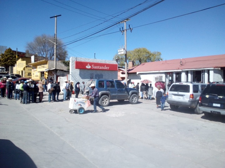 Piden instalación de más cajeros bancarios en Pueblo Nuevo