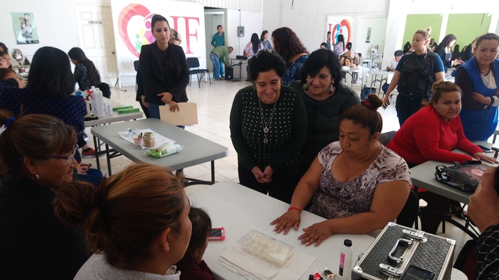 Clausuran curso de belleza para mujeres