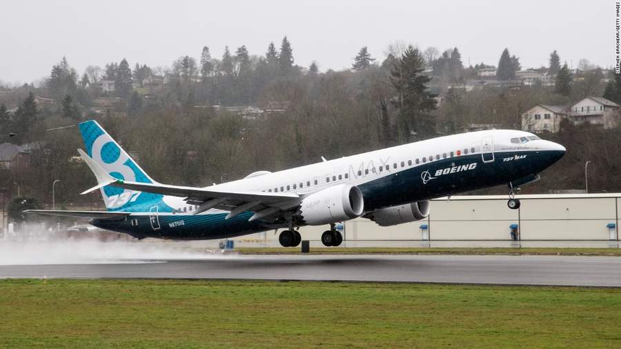 Boeing defiende seguridad del 737 MAX 8 tras ola de desconfianza