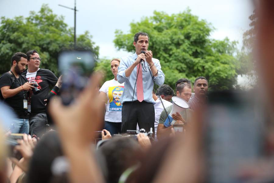 Guaidó dice 'muy pronto' reclamará oficina en palacio presidencial