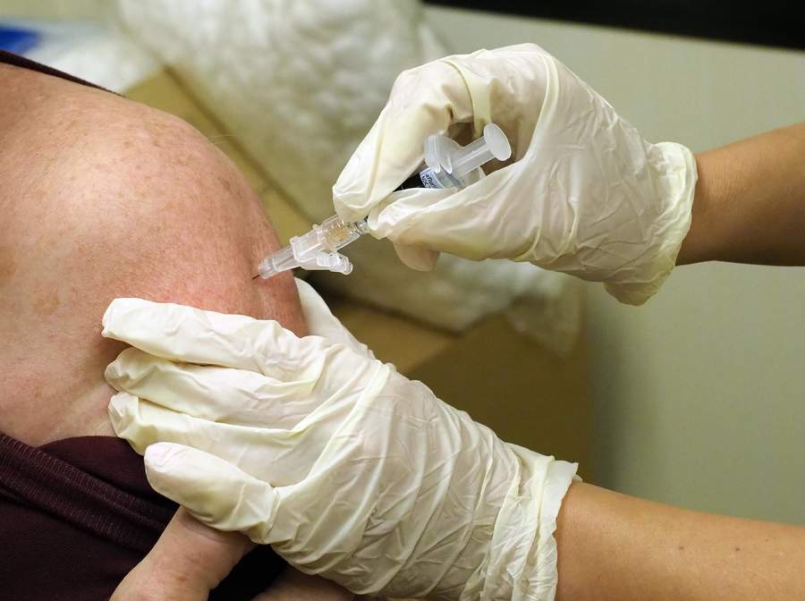 Menos de la mitad de la población se vacuna voluntariamente