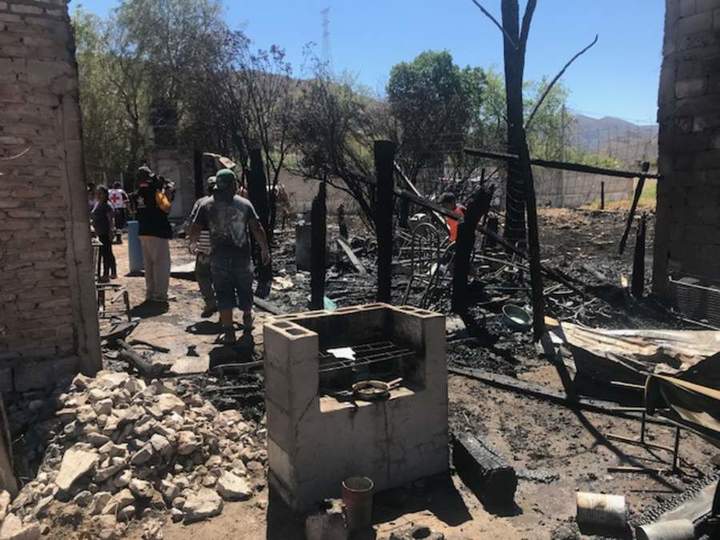 Incendio consume  2 fincas en Lerdo;  sin lesionados
