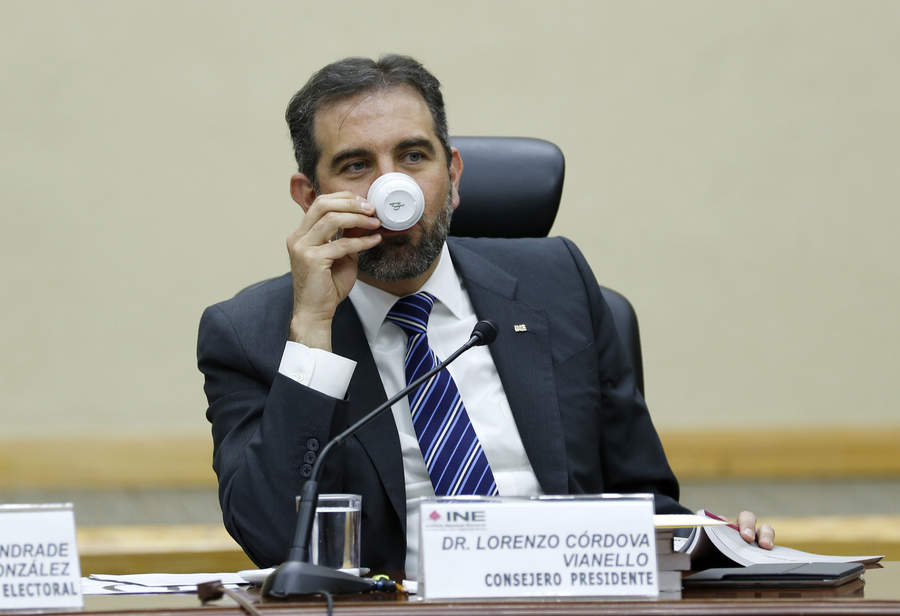 Lorenzo Córdova interpone amparo contra reducción salarial