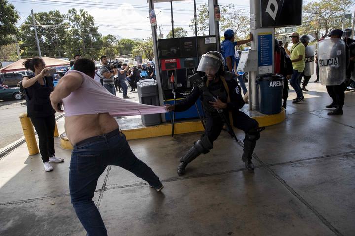 Ortega reprime manifestación opositora
