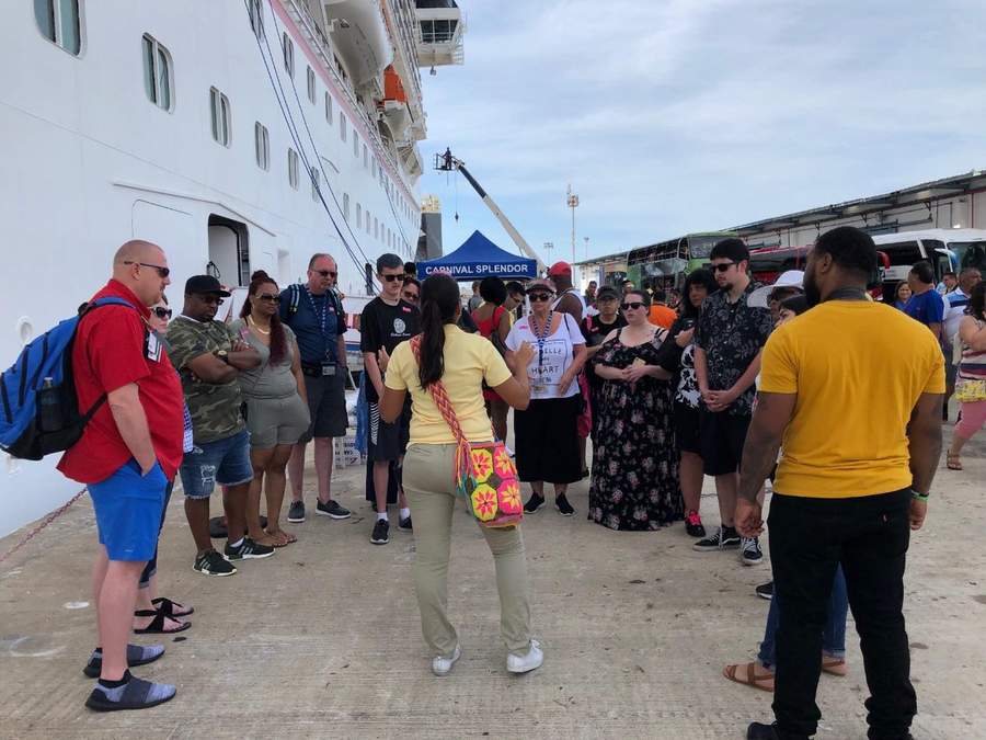 Llegan dos cruceros a Mazatlán con más de 6 mil visitantes