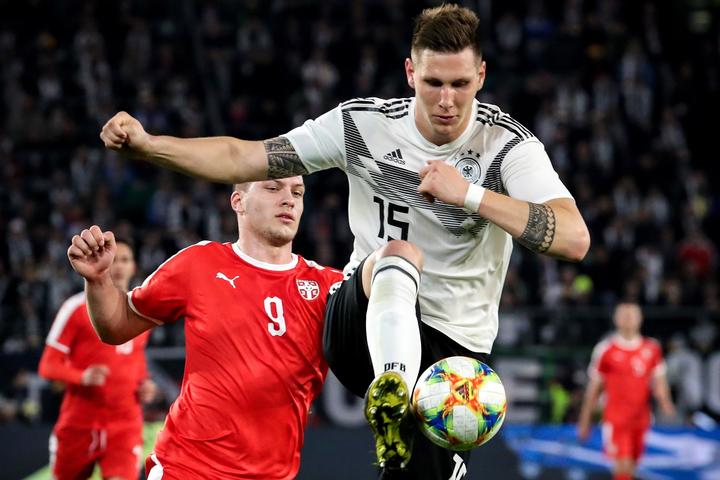 Alemania empata con Serbia