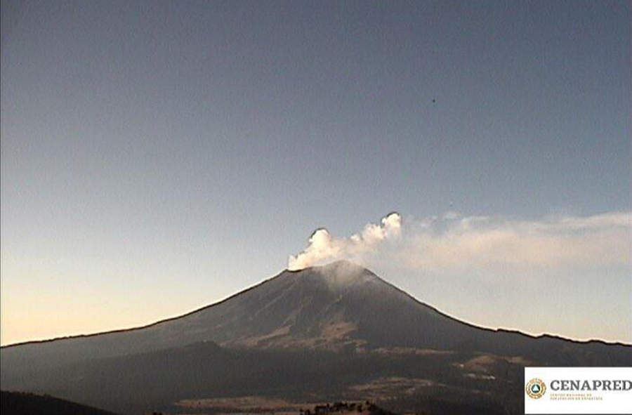Reportan ligera actividad del Popocatépetl