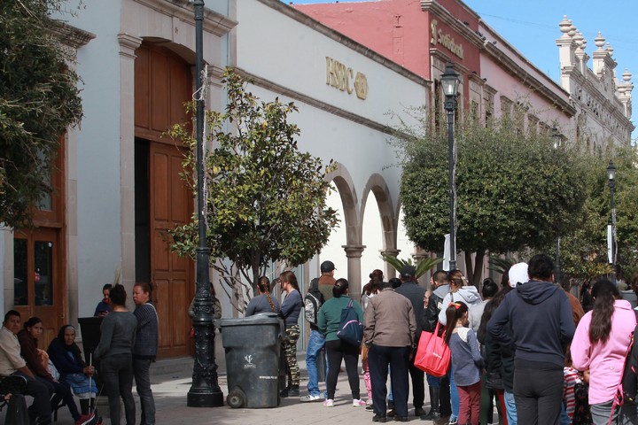 Más bancos están  en la ilegalidad