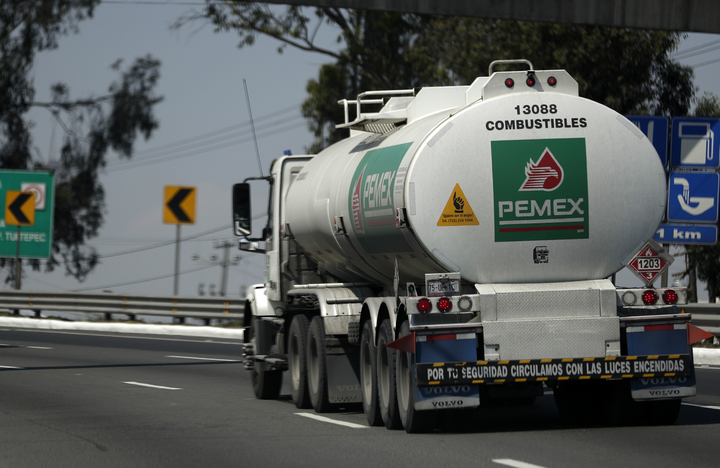 Ya están disponibles 280 pipas de AMLO