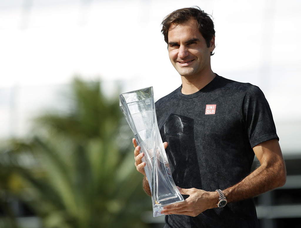 Federer asciende puestos en ranking del ATP