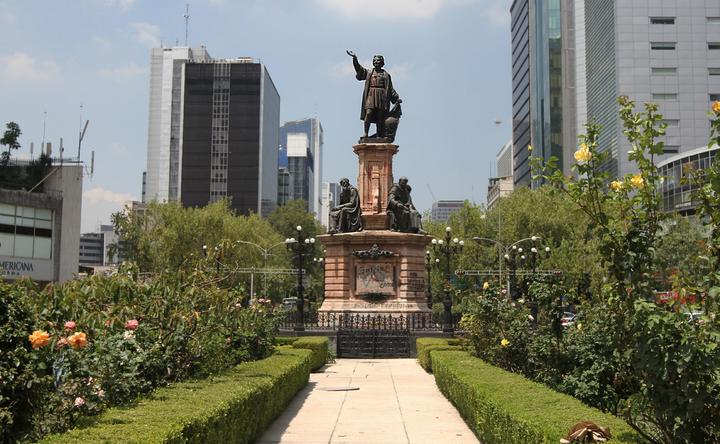 Partido Verde quiere quitar estatuas de Cortés y Colón de la Ciudad de México