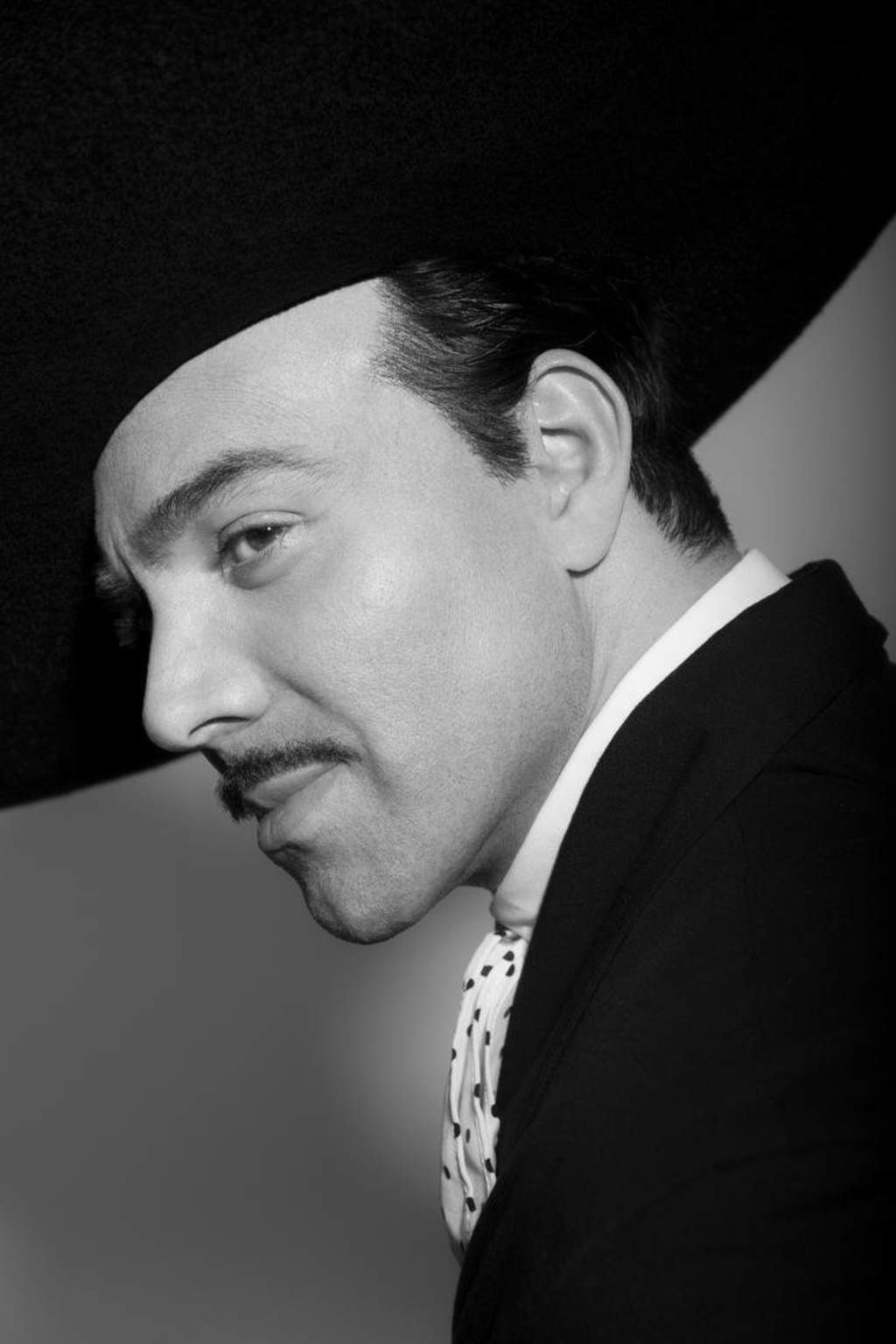 Así luce Omar Chaparro caracterizado como Pedro Infante