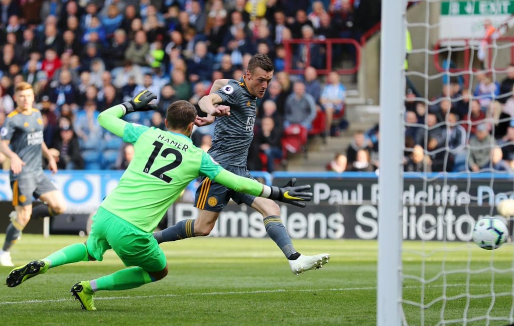 Leicester derrota al Huddersfield con un encendido Vardy