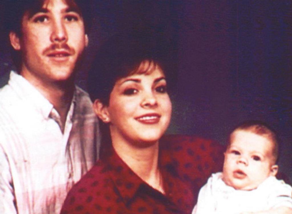 Descubre los restos de su madre fallecida, 26 años después del asesinato