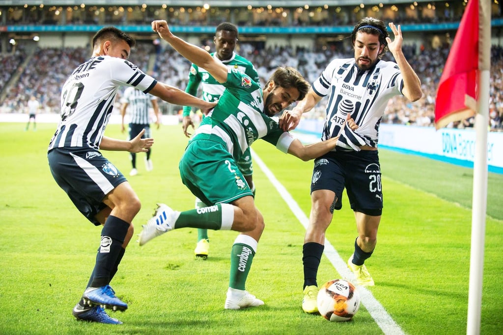 Golea Rayados a Santos Laguna