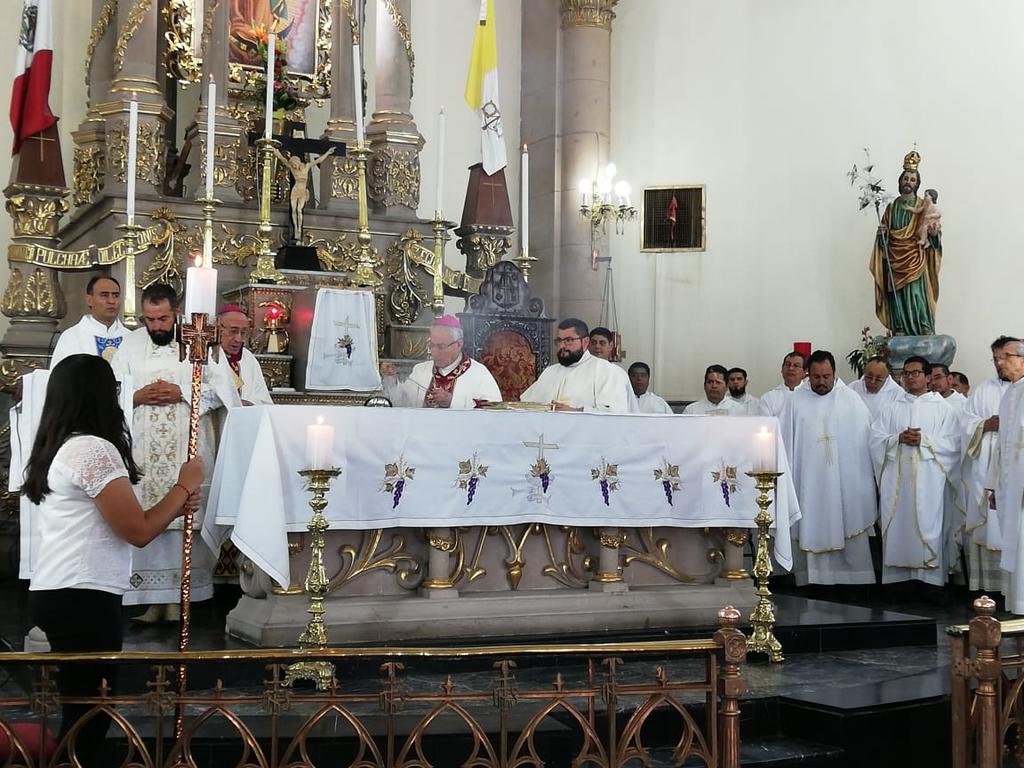 Celebran misa Crismal en Gómez Palacio