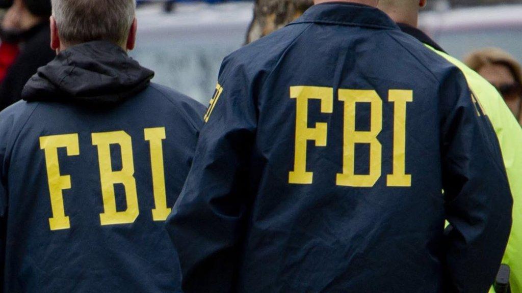 FBI busca a mujer que amenazó a la secundaria Columbine