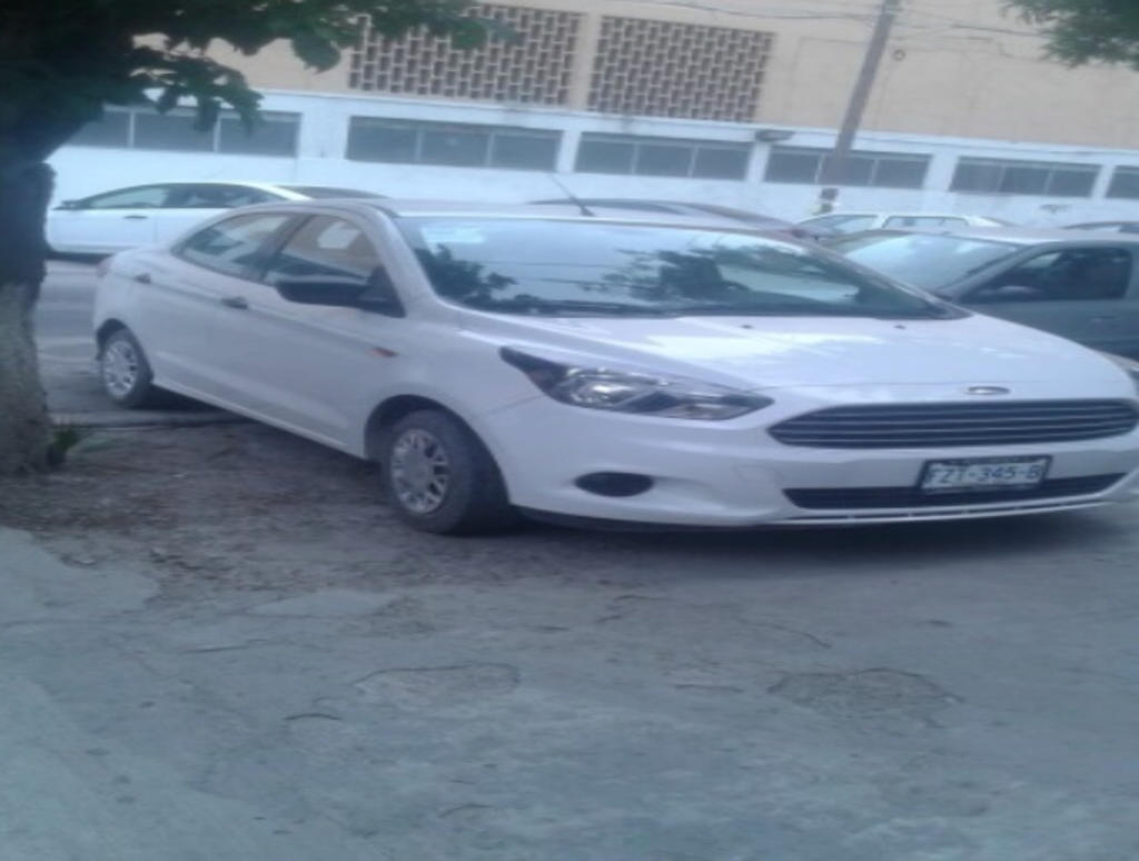 Aseguran vehículo abandonado en Gómez Palacio