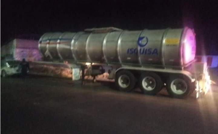 Encuentran vehículo robado con ácido fosfórico en Puebla