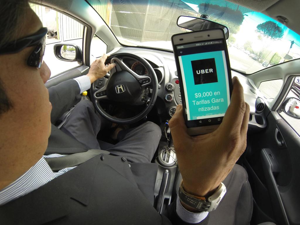 Imponen a Uber y Cabify revista vehicular en Ciudad de México
