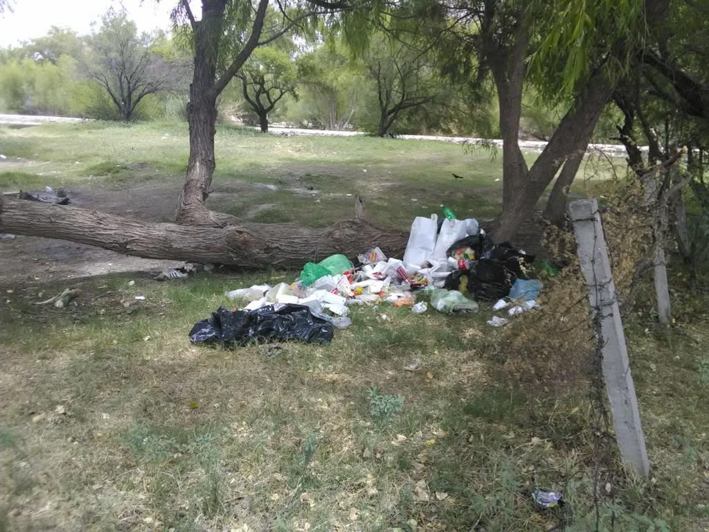 Visitantes dejan su basura en El Cañón de Fernández