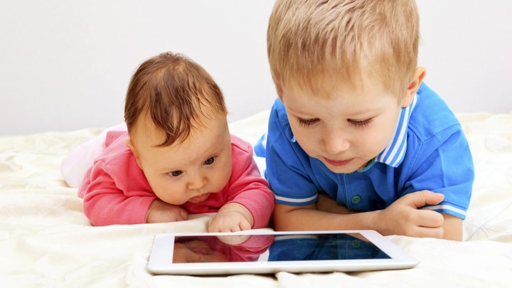 OMS: niños deben evitar las pantallas